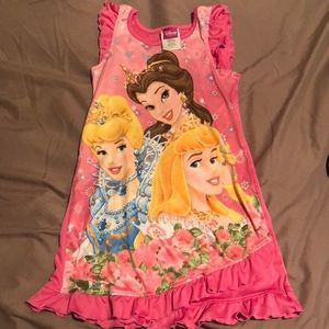 Sleeveless nightgown size 5